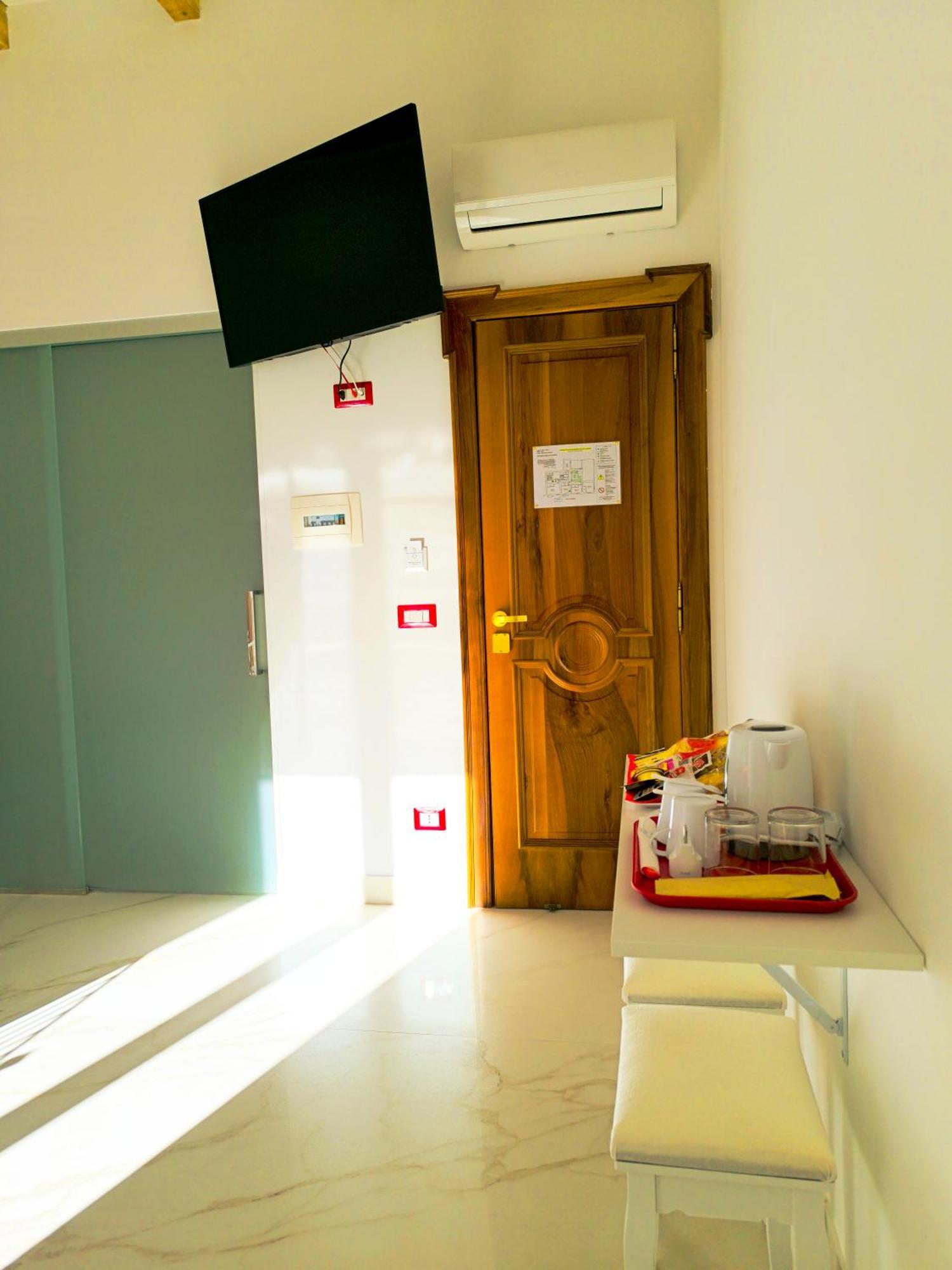 I Migliori Artisti Hotel Napoli Ngoại thất bức ảnh